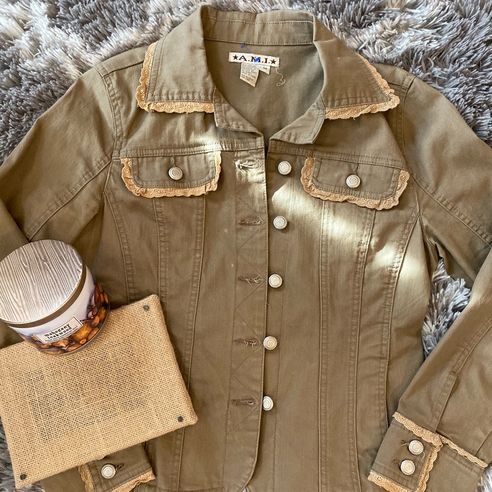 Super adorable jean jacket!